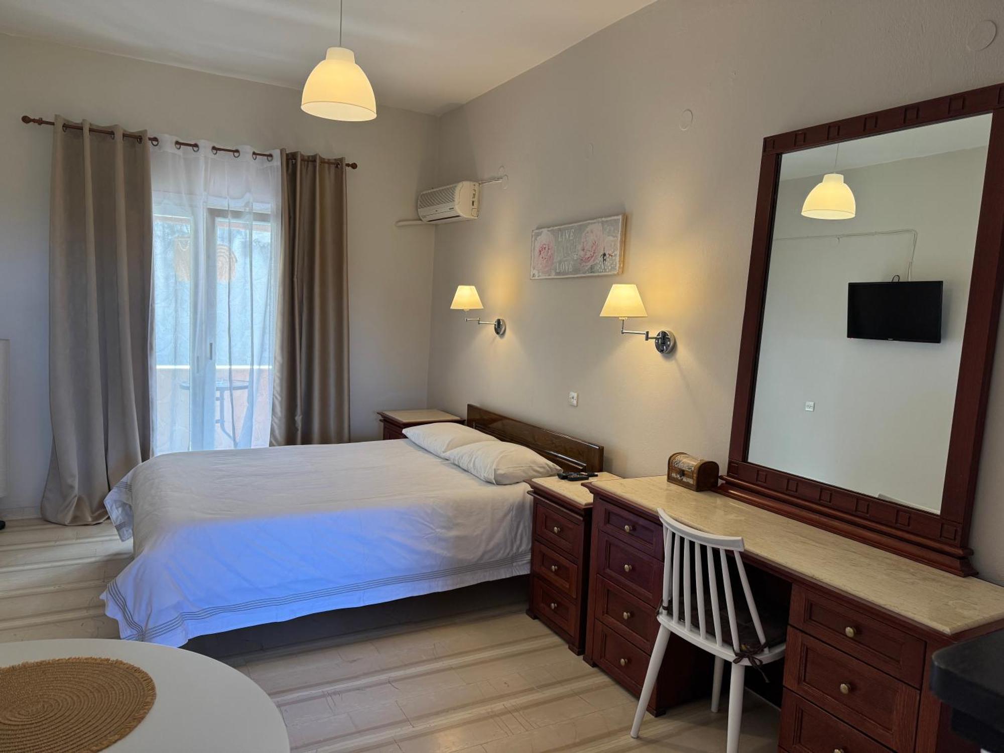 Olive Garden Studios & Apartments Acharavi  Ngoại thất bức ảnh